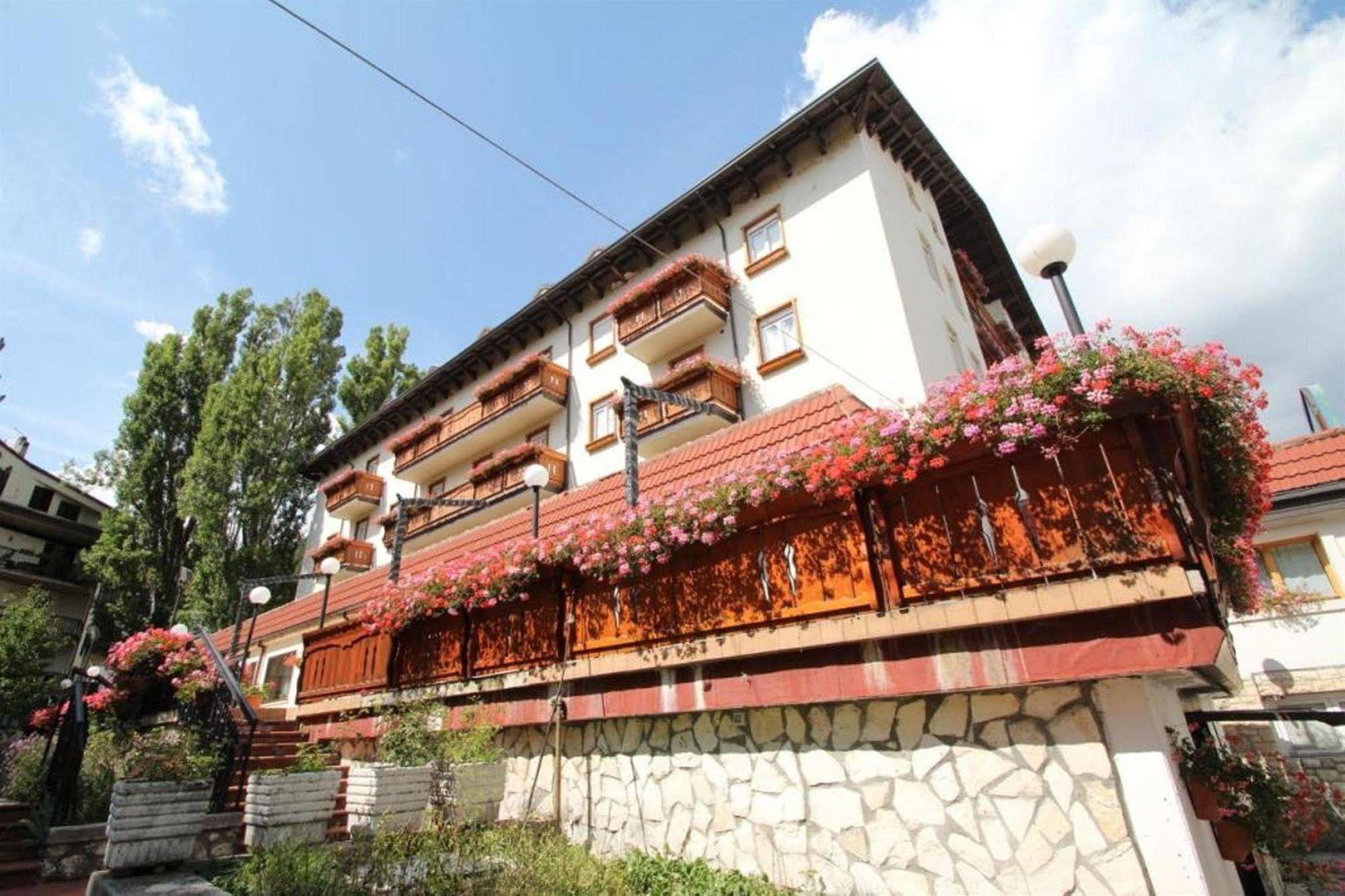 Grande Albergo Roccaraso Exterior photo
