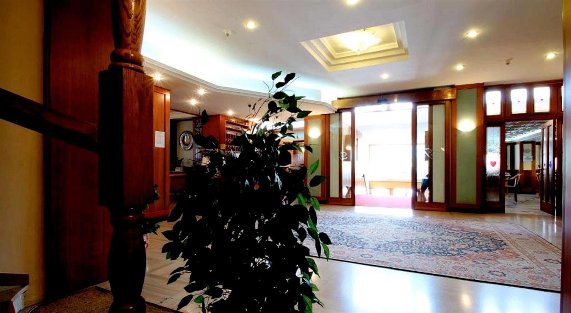 Grande Albergo Roccaraso Exterior photo