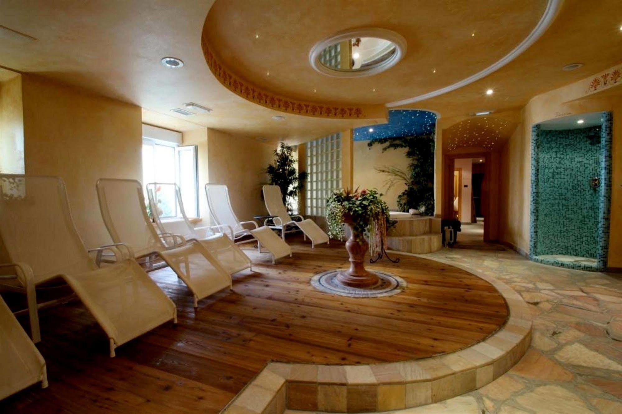 Grande Albergo Roccaraso Exterior photo