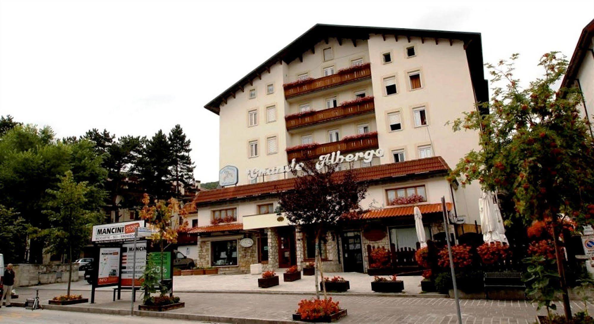 Grande Albergo Roccaraso Exterior photo