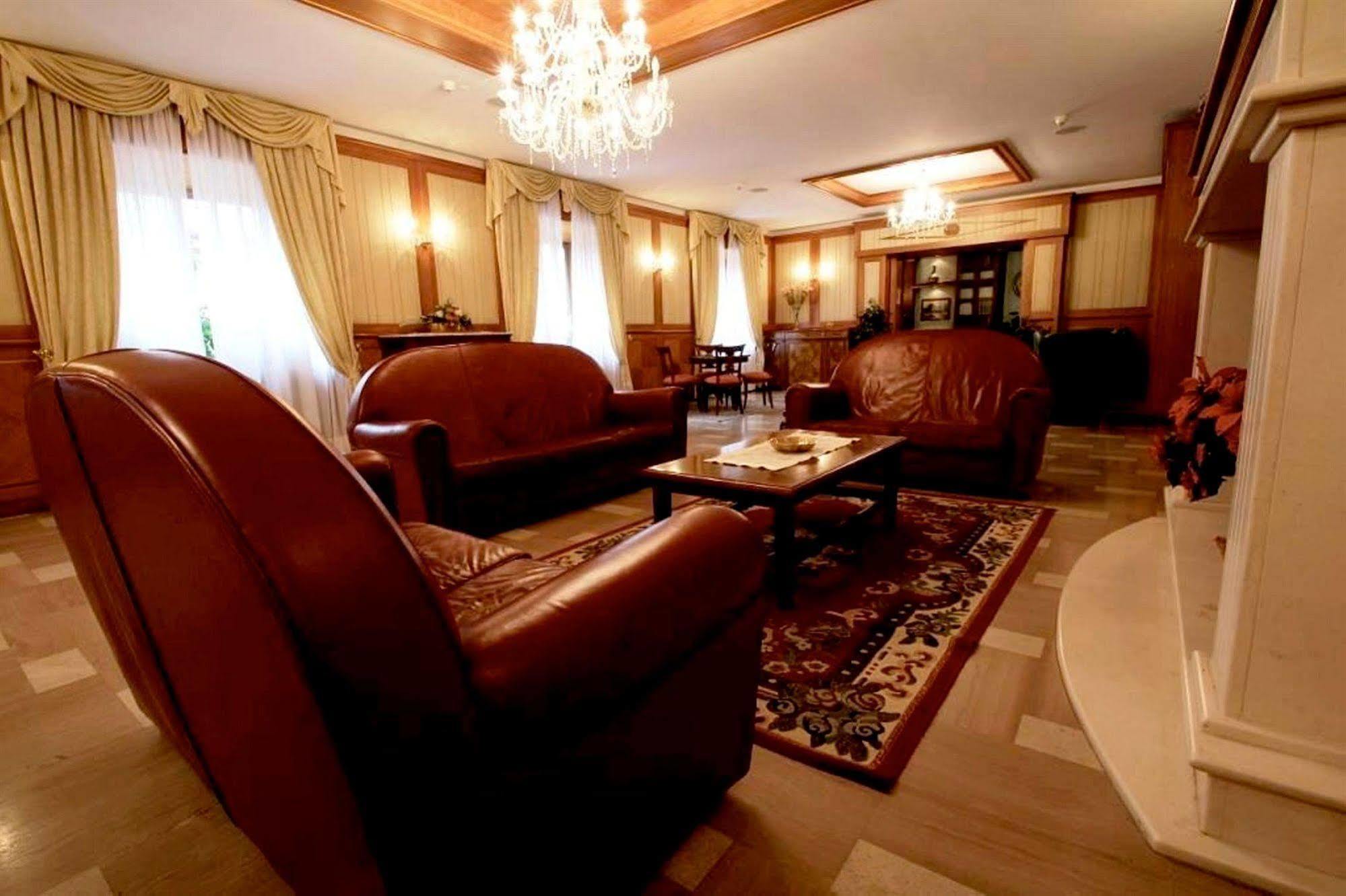Grande Albergo Roccaraso Exterior photo